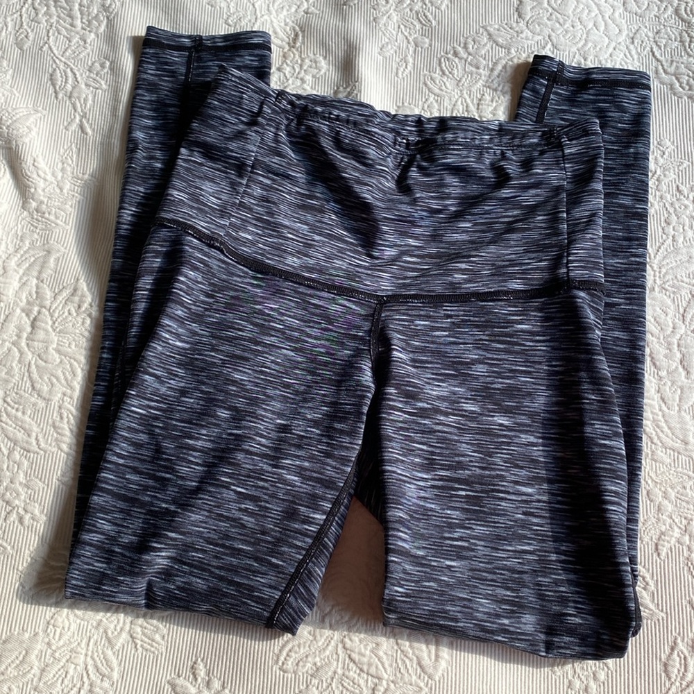 Dragon Fit leggings in good used condition. I’m guessing medium
